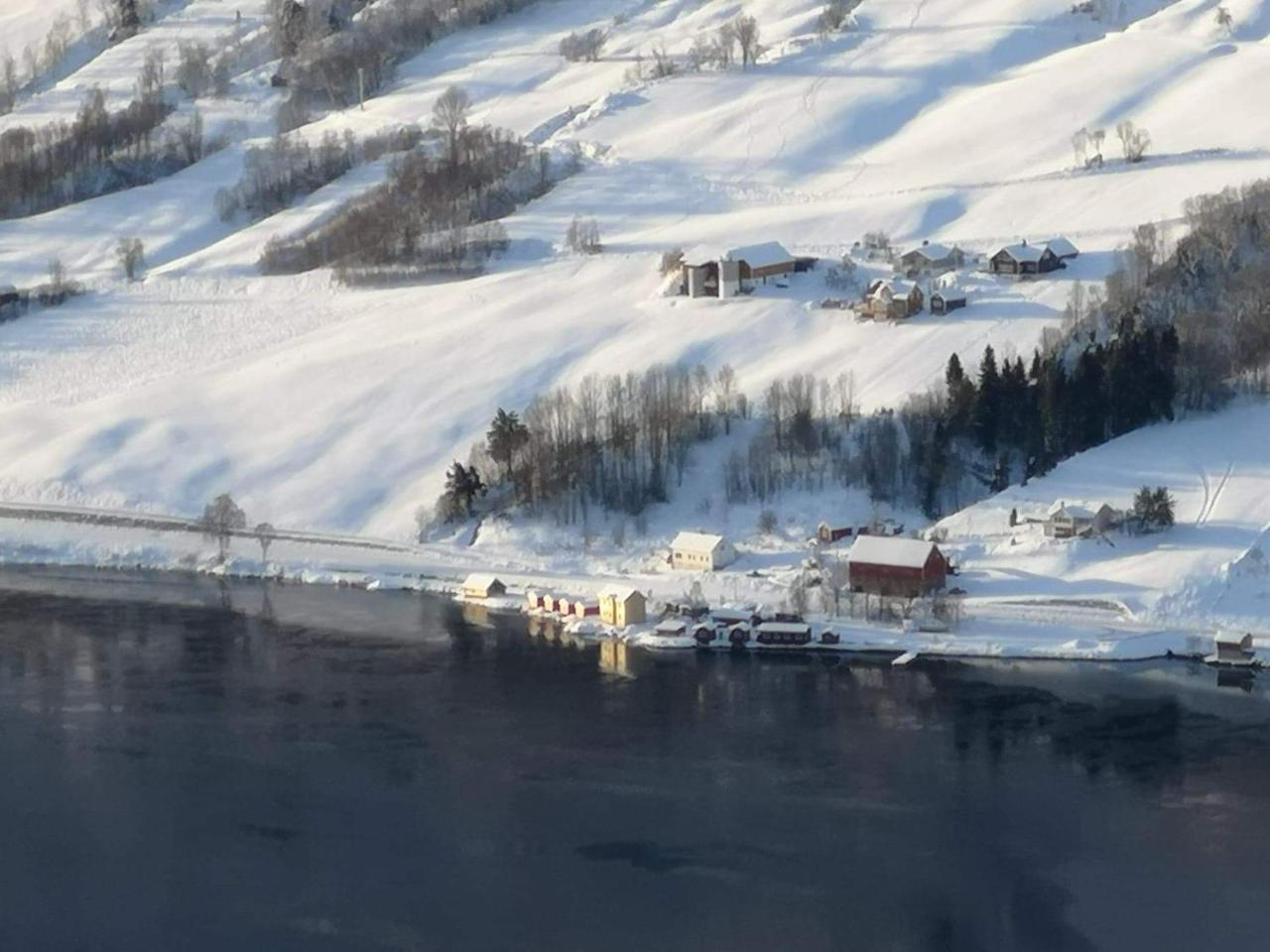 Nesset Fjordcamping Olden Bagian luar foto